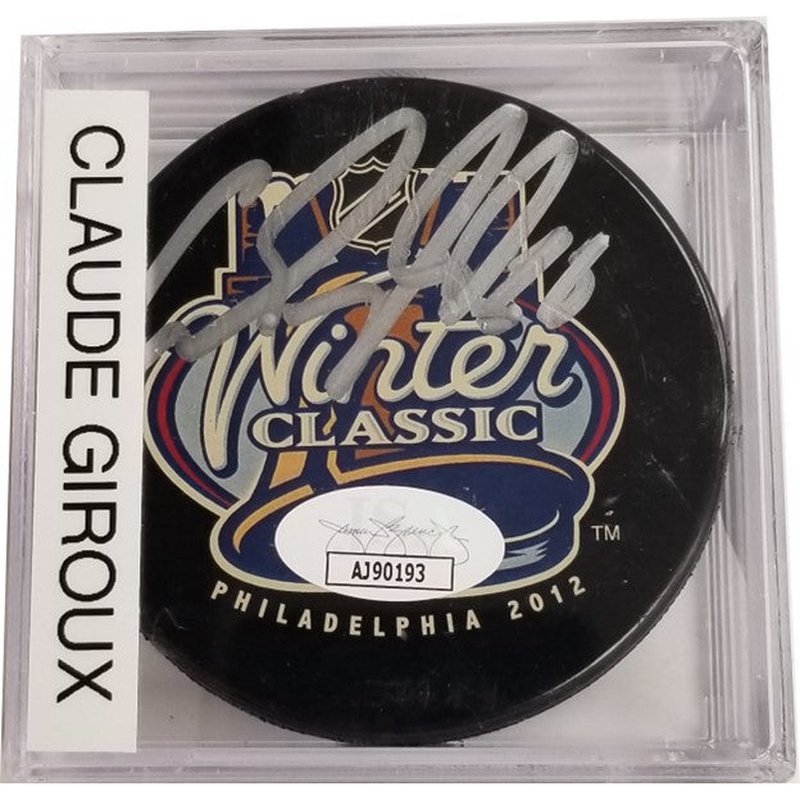 Autograph Hockey Puck: Claude Giroux – Winter Classic